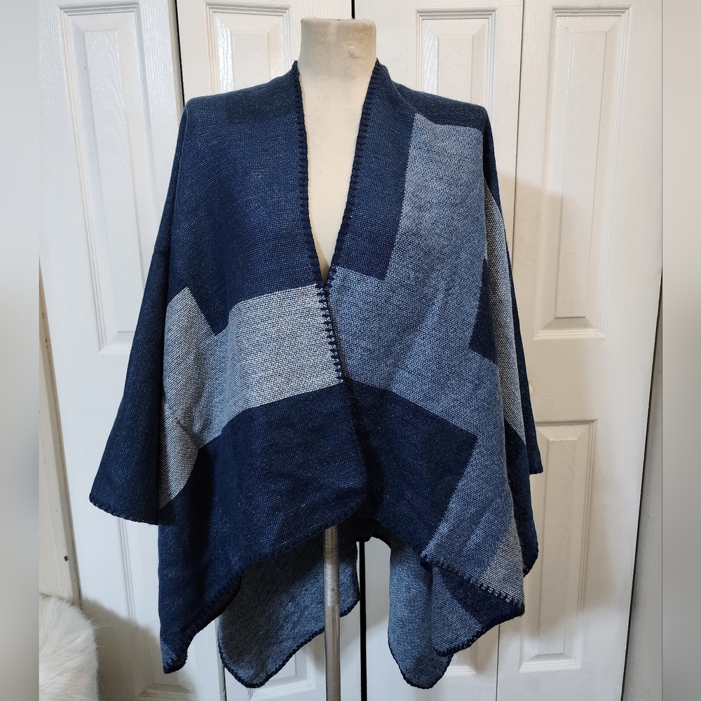 NWT Blue Hues Colorblock Geometric Pattern Shawl Cape Sweater